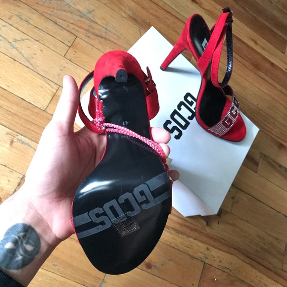 GCDS brand new size 11 but runs 2 size downs - Picture 6 of 15